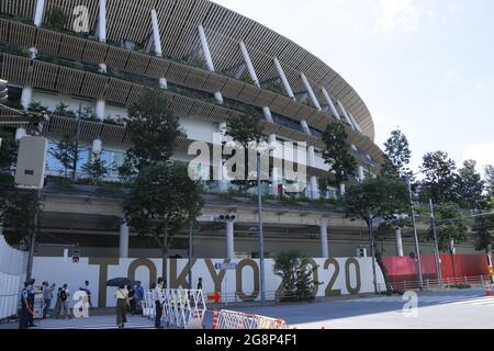 Das Nationalstadion, in dem die Olympischen Spiele 2020 in Tokio stattfinden. Die Eröffnungszeremonie findet dort am 23. Juli 2021 statt. -Tokio, Japan. 22. Stockfoto