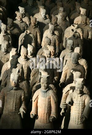 Die größte und wichtigste Attraktion von Xi'an: Die Terrakotta-Krieger. Die Terrakotta-Krieger ist Teil des großen Grabes, das von den ersten Chinesen gebaut wurde Stockfoto