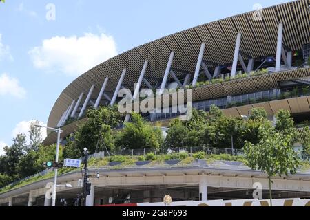 Das Nationalstadion, in dem die Olympischen Spiele 2020 in Tokio stattfinden. Die Eröffnungszeremonie findet dort am 23. Juli 2021 statt. -Tokio, Japan. 22. Stockfoto