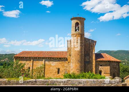 Romanische Kirche. San Martin de Elines, Kantabrien, Spanien. Stockfoto