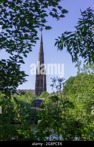 St. Elphin Kirche Kirchturm. Warrington Pfarrkirche. GradeII* denkmalgeschützte Kirche mit einem spektakulären 281 Fuß hohen Turm und Turm Stockfoto