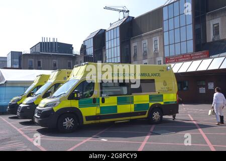 Manchester, Großbritannien. Juli 2021. Jüngste Zahlen für Greater Manchester: 308 Patienten mit Covid wurden in der Woche bis zum 11. Juli in NHS-Krankenhäusern aufgenommen, ein Anstieg von 29 Prozent gegenüber der Vorwoche. Notfallambulanzen in der Unfall- und Notfallabteilung von Manchester Royal Infirmary. Quelle: Terry Waller/Alamy Live News Stockfoto