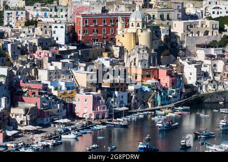 Luftaufnahme, Marina Di Corricella, Borgo dei Pescatori, Fischerdorf, Insel Procida, Kampanien, Italien, Europa Stockfoto