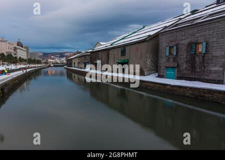 Otaru, Hokkaido, Japan-24. Dezember 2017- der Otaru-Kanal ist der berühmteste Anziehungspunkt in Otaru, Hokkaido, Japan. Aufnahme im Winter Stockfoto