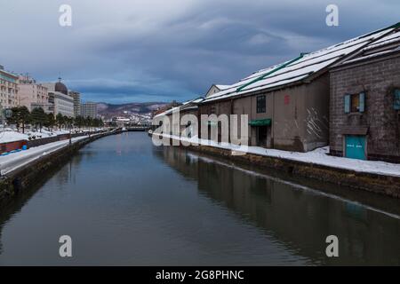 Otaru, Hokkaido, Japan-24. Dezember 2017- der Otaru-Kanal ist der berühmteste Anziehungspunkt in Otaru, Hokkaido, Japan. Aufnahme im Winter Stockfoto