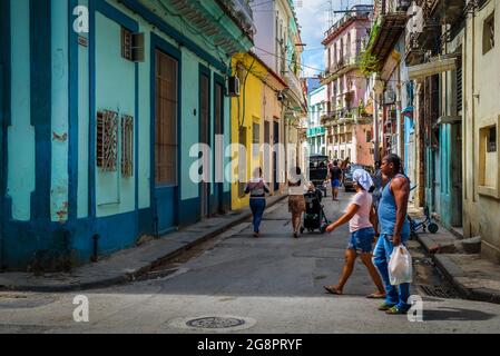 Havanna, Kuba, Juli 2019, urbane Szene in der Calle Habana eine Straße im ältesten Teil der Stadt Stockfoto