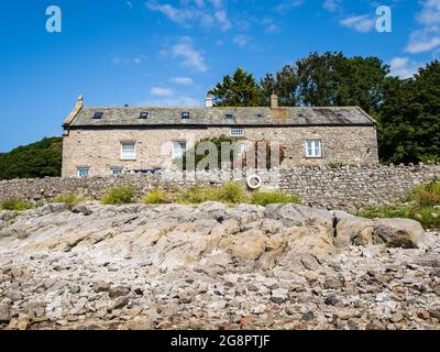 16.07.21 Silverdale, Lancashire, UK Cottage auf dem Lancashire Küstenwanderweg in der Nähe von Silverdale Stockfoto