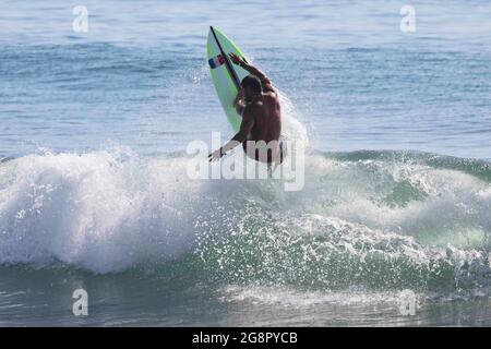 Ichinomiya, Chiba, Japan. Juli 2021. MichelBourez (FRA) Surfen: Vor den Olympischen Spielen 2020 in Tokio am Tsurigasaki Surfing Beach in Ichinomiya, Chiba, Japan. Quelle: KONDO/AFLO/Alamy Live News Stockfoto