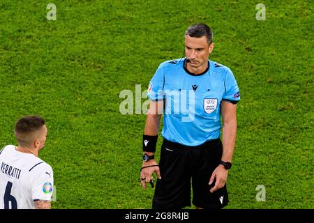 München, Deutschland - 02. Juli: Schiedsrichter Slavko Vincic aus Slowenien beim Viertelfinalspiel der UEFA Euro 2020 zwischen Belgien und Italien bei F Stockfoto