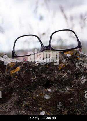 Nerdy Brillen für Buchcover Stockfoto