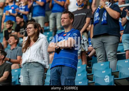 Die Fans von Gent, die während einer zweiten Runde des Qualifikationsspiel für die Conference League, dem dritten europäischen Wettbewerb, zwischen Jupiler Pro, abgebildet wurden Stockfoto