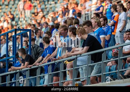 Die Fans von Gent, die während einer zweiten Runde des Qualifikationsspiel für die Conference League, dem dritten europäischen Wettbewerb, zwischen Jupiler Pro, abgebildet wurden Stockfoto