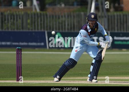 BECKENHAM, GROSSBRITANNIEN. 22. JULI Graham Clark von Durham schlägt während des Royal London One Day Cup-Spiels zwischen Kent und Durham auf dem County Ground, Beckenham, am Donnerstag, dem 22. Juli 2021. (Kredit: Will Matthews | MI News ) Kredit: MI News & Sport /Alamy Live News Stockfoto