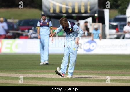 BECKENHAM, GROSSBRITANNIEN. 22. JULI Scott Borthwick aus Durham gesehen während des Royal London One Day Cup-Spiels zwischen Kent und Durham auf dem County Ground, Beckenham, am Donnerstag, dem 22. Juli 2021. (Kredit: Will Matthews | MI News ) Kredit: MI News & Sport /Alamy Live News Stockfoto