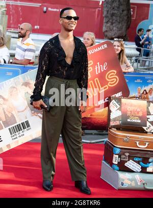 London, Großbritannien. Juli 2021. Johannes Radebe nimmt an der „Off the Rails“-Weltpremiere des Red Carpet am Odeon Luxe Leicester Square in London Teil. (Foto von Loredana Sangiuliano/SOPA Images/Sipa USA) Quelle: SIPA USA/Alamy Live News Stockfoto