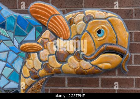 Dekorative Fliesenarbeiten (Details) von Cassandra Reid und Lehrlingen in der Juan Tabo Library, Albuquerque, New Mexico Stockfoto