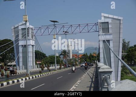 Die Architektur der Brawijaya-Brücke (Jembatan Brawijaya) in Kediri Stockfoto