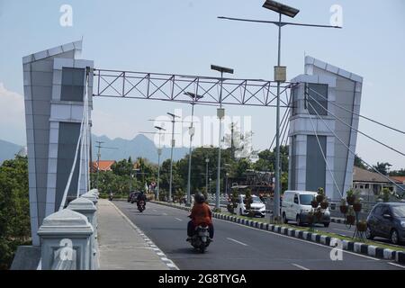 Die Architektur der Brawijaya-Brücke (Jembatan Brawijaya) in Kediri Stockfoto