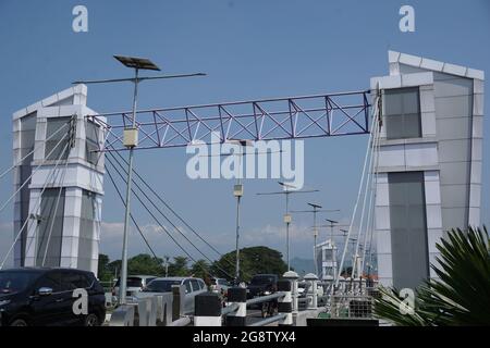 Die Architektur der Brawijaya-Brücke (Jembatan Brawijaya) in Kediri Stockfoto