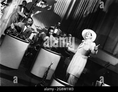 CAB CALLOWAY und sein Cotton Club Orchestra bei STÜRMISCHEM WETTER 1943 Regisseur ANDREW L. STONE Twentieth Century Fox Stockfoto