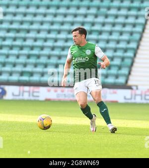 Easter Road Stadium, Edinburgh .Scotland .UK 22. Juli 21 Hibernian gegen FC Santa Coloma Europa Conference League Match Lewis Stevenson (#16) von Hibernian FC gegen FC Santa Coloma. Kredit: eric mccowat/Alamy Live Nachrichten Stockfoto