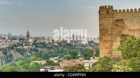 Tiflis Altstadt von der Festung Narikala Stockfoto