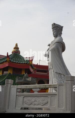 Ein weiterer Teil des tjoe hwie kiong Tempelgebäudes in Kediri, Ost-Java, Indonesien Stockfoto