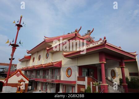 Ein weiterer Teil des tjoe hwie kiong Tempelgebäudes in Kediri, Ost-Java, Indonesien Stockfoto