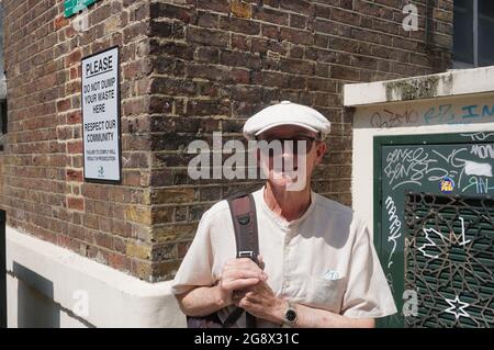 London, Großbritannien. Juli 2021. David Conlon ist gebürtiger Londoner und Rentner, lebt aber in Epping. (To dpa: 'Ein Land zwischen Freiheit und Chaos - England nach dem 'Freedom Day') Quelle: Larissa Schwedes/dpa/Alamy Live News Stockfoto