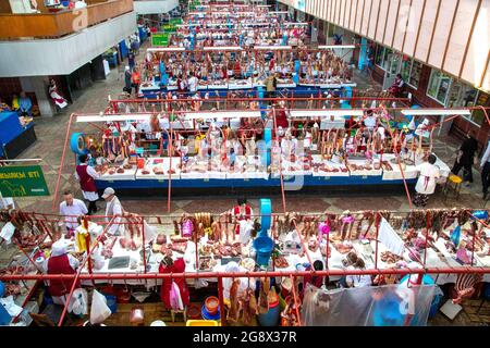 Fleischabteilung im Grünen Basar in Almaty, Kasachstan Stockfoto