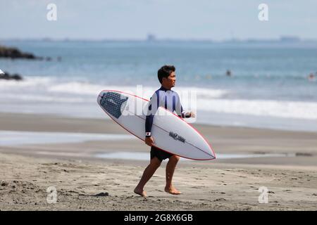 Ichinomiya, Chiba, Japan. Juli 2021. Tsurigasaki Surfing Beach Surfing: Vor den Olympischen Spielen 2020 in Tokio am Tsurigasaki Surfing Beach in Ichinomiya, Chiba, Japan. Quelle: KONDO/AFLO/Alamy Live News Stockfoto