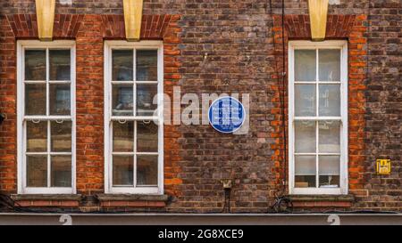 Mary Shelley und Percy Bysshe Shelley blaue Plakette an der Marchmont Street 87 London - lebten in einem Haus an dieser Stelle 1815-16. Stockfoto