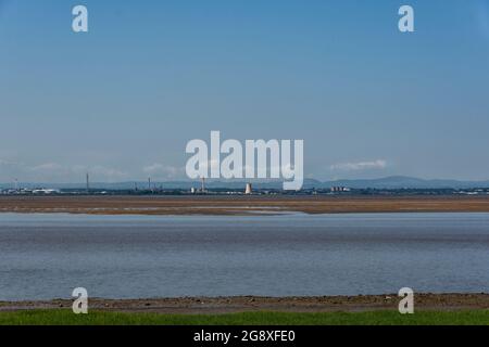 Blick über den Fluss Mersey vom Hale Lighthouse Stockfoto