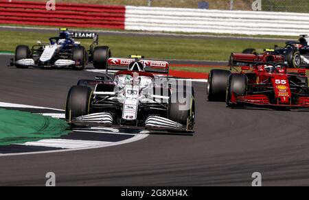 99 GIOVINAZZI Antonio (ita), Alfa Romeo Racing ORLEN C41, Action 55 SAINZ Carlos (Spa), Scuderia Ferrari SF21, Action 99 GIOVINAZZI Antonio (ita), Alfa Romeo Racing ORLEN C41, Action beim Sprint-Rennen der Formel 1 Pirelli British Grand Prix 2021, 10. Lauf der FIA Formel-1-Weltmeisterschaft 2021 vom 16. Bis 18. Juli 2021 auf dem Silverstone Circuit, in Silverstone, Großbritannien - Foto DPPI Stockfoto