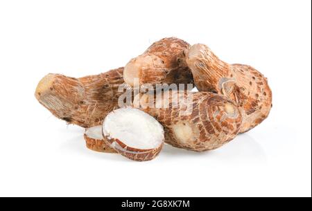 Gekochter Taro isoliert auf weißem Hintergrund Stockfoto