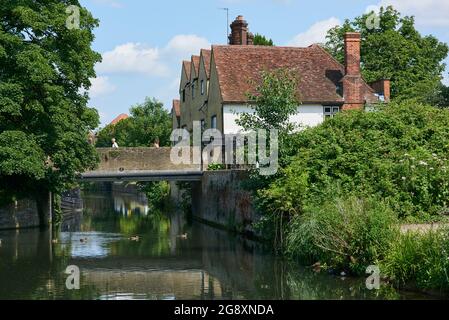 Brücke über den Fluss Lea Navigation in Hertford, Hertfordshire, Südengland Stockfoto