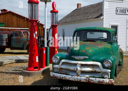 Fly Inn Tankstelle, Big Horn County Historical Museum, Hardin, Montana Stockfoto