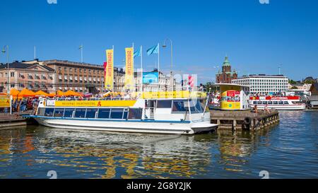 Helsinki, Finnland - 26. Juli 2017: Stadtbesichtigungsboote in Helsinki Stockfoto