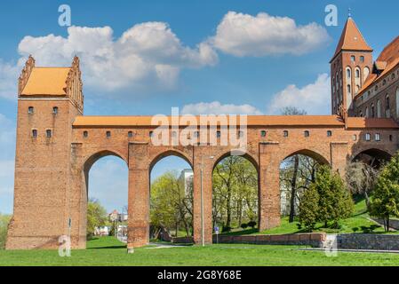 Das Schloss Kwidzyn wurde 1233 erbaut und ist ein schönes Beispiel für die Architektur der deutschen Ritterburgen. Es ist berühmt für seine roten Backsteine und seine ungewöhnliche Form Stockfoto