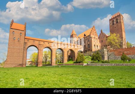 Das Schloss Kwidzyn wurde 1233 erbaut und ist ein schönes Beispiel für die Architektur der deutschen Ritterburgen. Es ist berühmt für seine roten Backsteine und seine ungewöhnliche Form Stockfoto