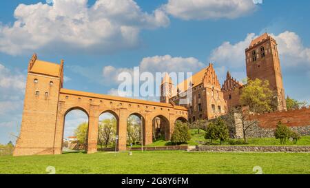 Das Schloss Kwidzyn wurde 1233 erbaut und ist ein schönes Beispiel für die Architektur der deutschen Ritterburgen. Es ist berühmt für seine roten Backsteine und seine ungewöhnliche Form Stockfoto