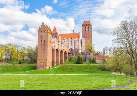 Das Schloss Kwidzyn wurde 1233 erbaut und ist ein schönes Beispiel für die Architektur der deutschen Ritterburgen. Es ist berühmt für seine roten Backsteine und seine ungewöhnliche Form Stockfoto
