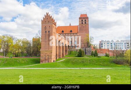 Das Schloss Kwidzyn wurde 1233 erbaut und ist ein schönes Beispiel für die Architektur der deutschen Ritterburgen. Es ist berühmt für seine roten Backsteine und seine ungewöhnliche Form Stockfoto