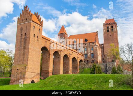 Das Schloss Kwidzyn wurde 1233 erbaut und ist ein schönes Beispiel für die Architektur der deutschen Ritterburgen. Es ist berühmt für seine roten Backsteine und seine ungewöhnliche Form Stockfoto