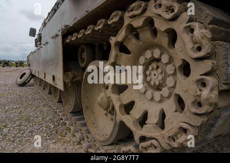 Nahaufnahme eines Challenger Armored Repair and Recovery Vehicle (CRARRV) der britischen Armee bei einer militärischen Trainingsübung in der salisbury-Ebene in wiltshire Stockfoto