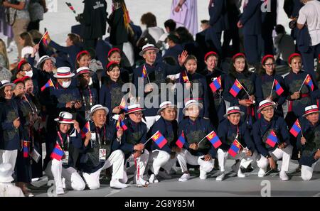 (210723) -- TOKIO, 23. Juli 2021 (Xinhua) -- Parade der olympischen Delegation der Mongolei im Olympiastadion während der Eröffnungszeremonie der Olympischen Spiele 2020 in Tokio, Japan, am 23. Juli 2021. Stockfoto