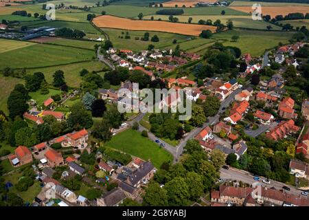 Luftaufnahme von Burton Leonard, in der Nähe von Harrogate und Ripon, North Yorkshire Stockfoto