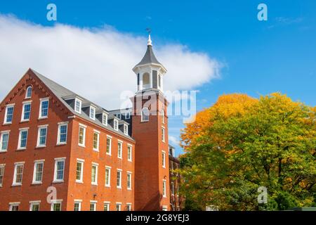 Busiel Seeburg Mill am Opechee Bay Reservoir an 1 Mill Plaza in der Stadt Laconia, New Hampshire NH, USA. Stockfoto