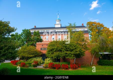 Belknap Mill am Opechee Bay Reservoir an 1 Mill Plaza in der Stadt Laconia, New Hampshire NH, USA. Stockfoto