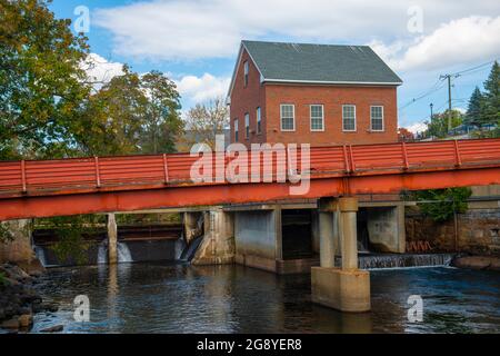 Busiel Seeburg Mill am Opechee Bay Reservoir an 1 Mill Plaza in der Stadt Laconia, New Hampshire NH, USA. Stockfoto